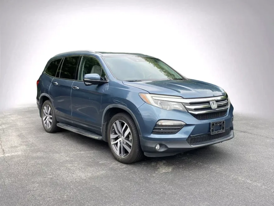 2018 Honda Pilot Touring photo 1