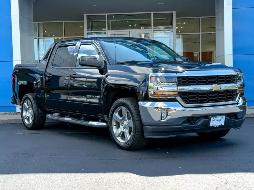 2018 Chevrolet Silverado 1500 LT photo 1