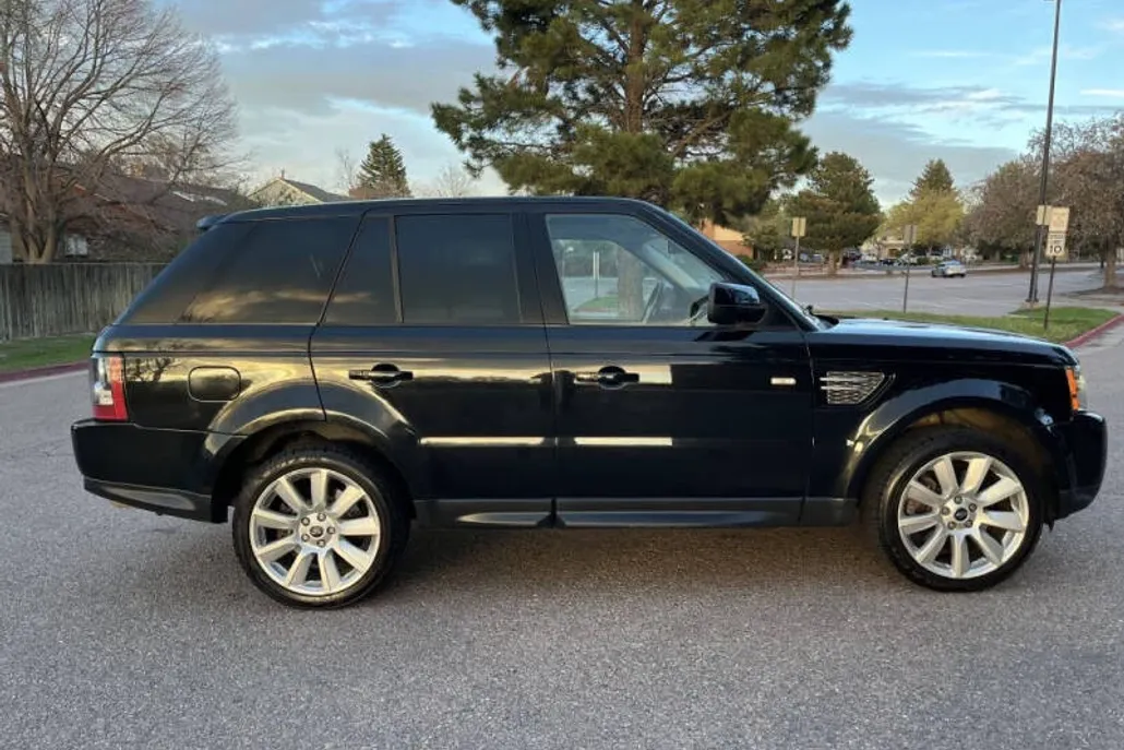 2013 Land Rover Range Rover Sport HSE LUX photo 1