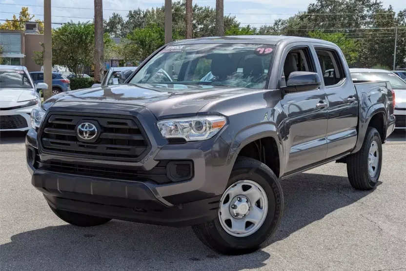 2019 Toyota Tacoma SR Double Cab photo 1