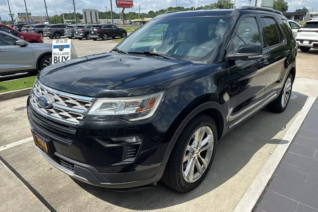2018 Ford Explorer XLT photo 1