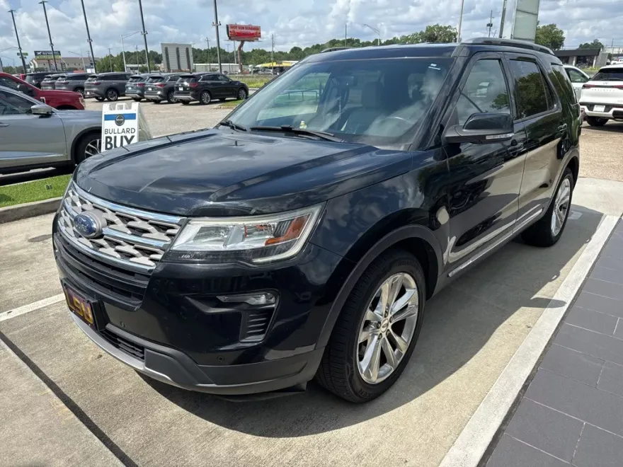 2018 Ford Explorer XLT photo 1