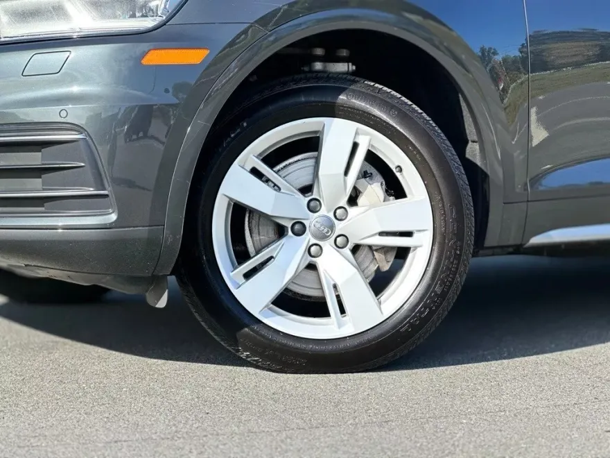 2018 Audi Q5 2.0T Premium Plus photo 1