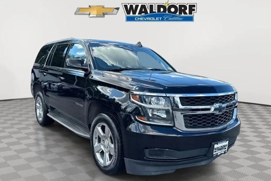 2017 Chevrolet Tahoe LT photo 1