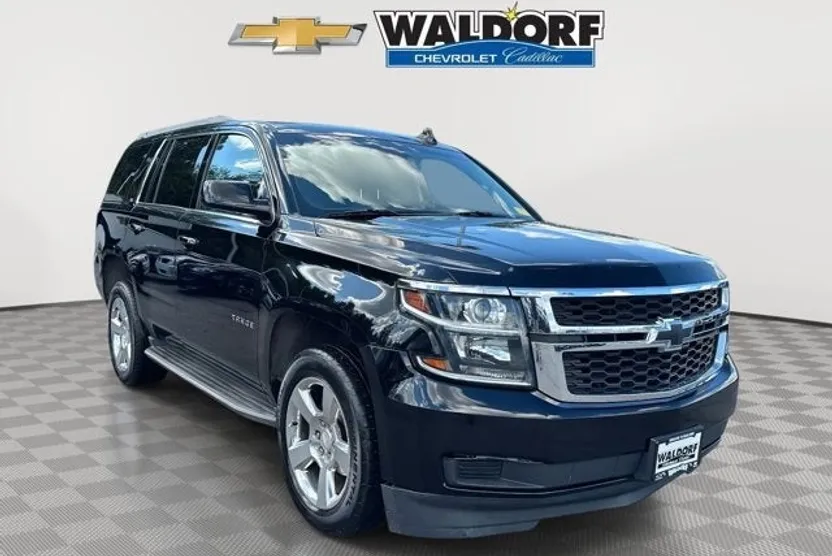2017 Chevrolet Tahoe LT photo 1