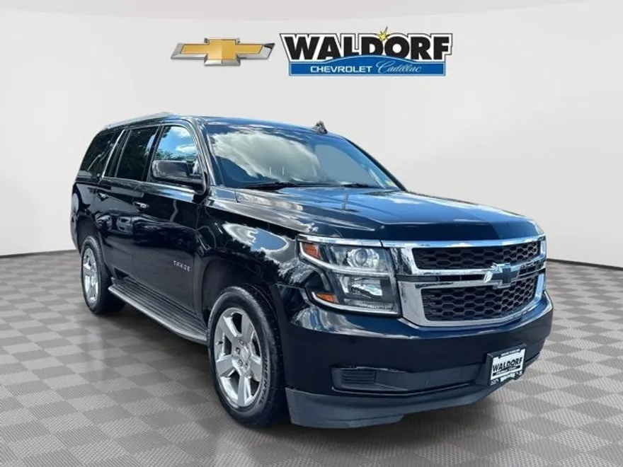 2017 Chevrolet Tahoe LT photo 1