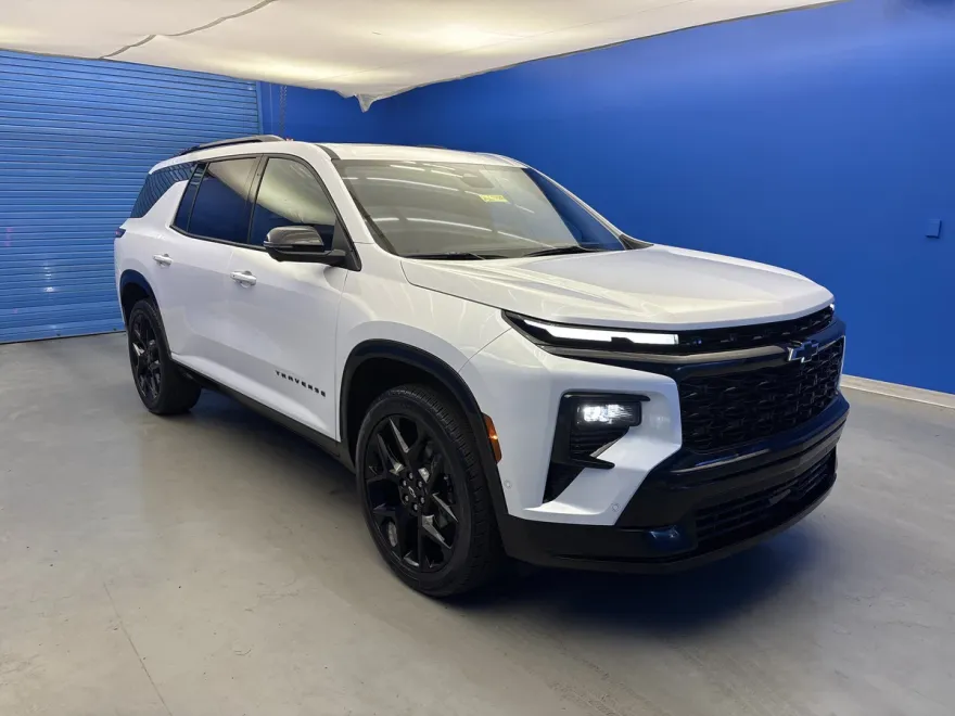2025 Chevrolet Traverse RS photo 1