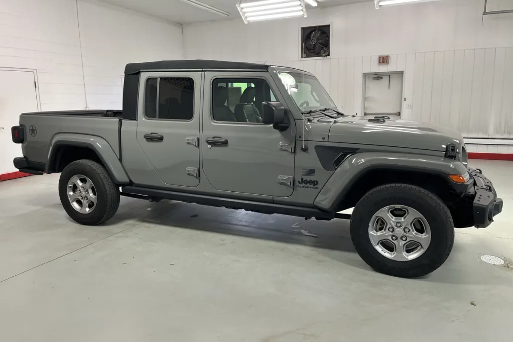 2021 Jeep Gladiator Freedom photo 1