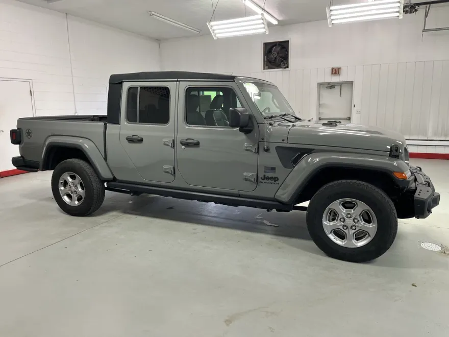 2021 Jeep Gladiator Freedom photo 1