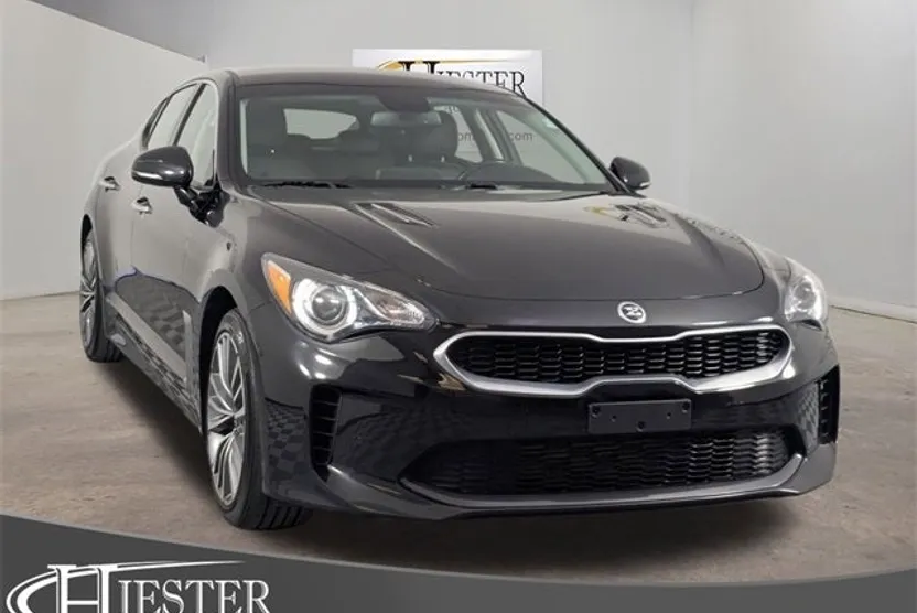 2019 Kia Stinger photo 1