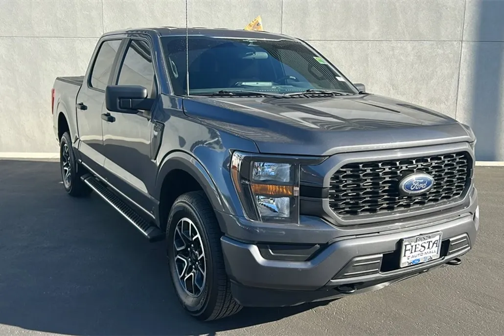 2023 Ford F-150 XL photo 1