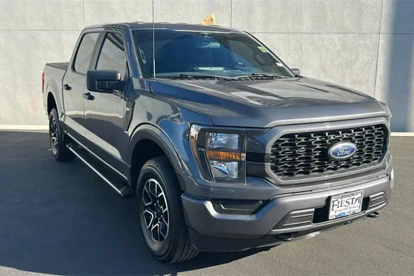2023 Ford F-150 XL photo 1