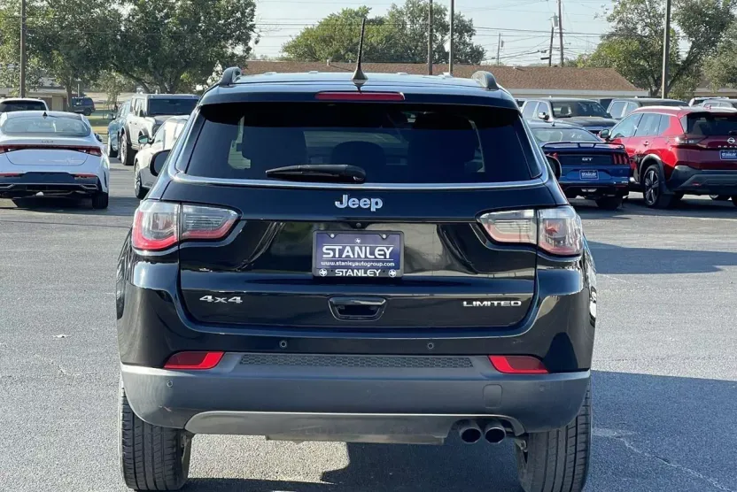 2018 Jeep Compass Limited photo 1