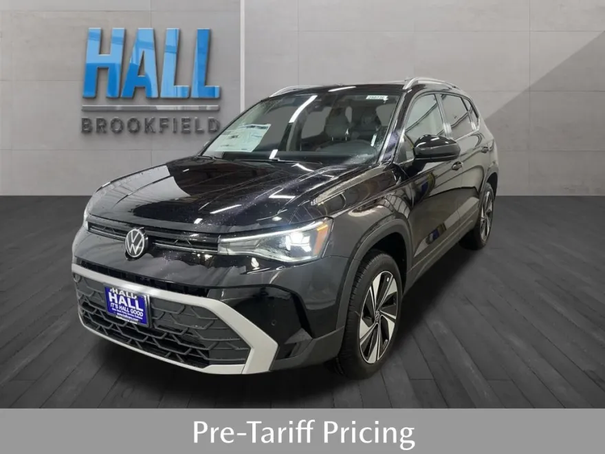 2025 Volkswagen Taos SE photo 1