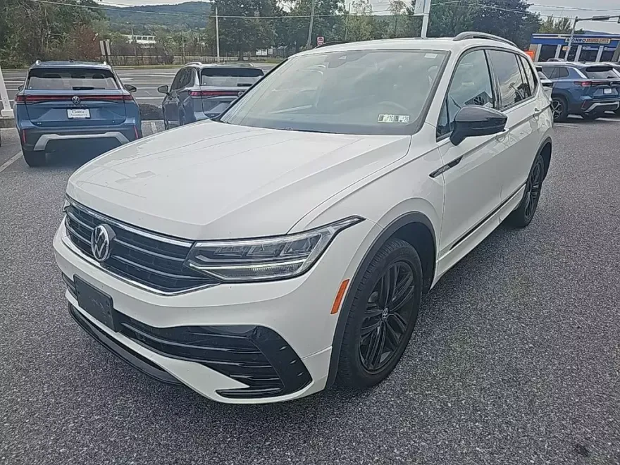 2022 Volkswagen Tiguan SE R-Line Black photo 1