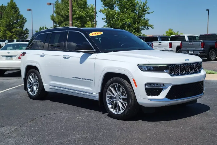 2022 Jeep Grand Cherokee Summit 4xe photo 1