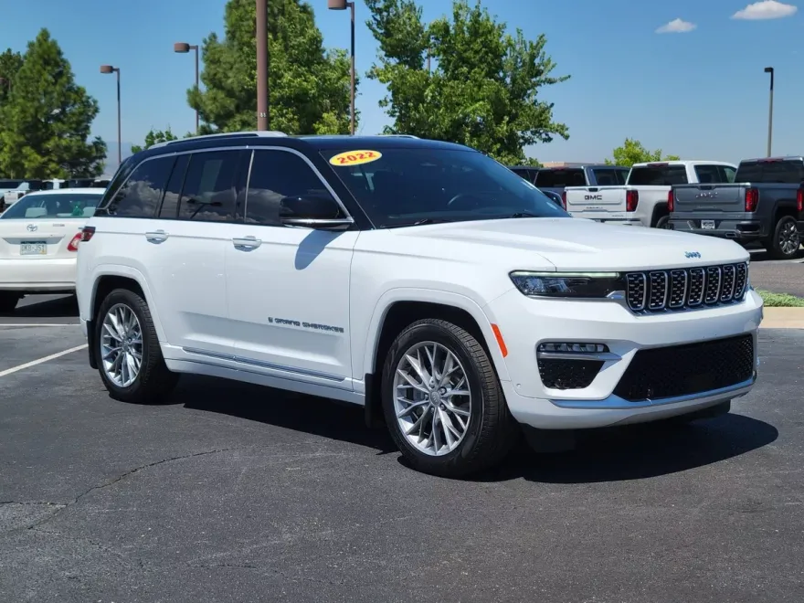 2022 Jeep Grand Cherokee Summit 4xe photo 1