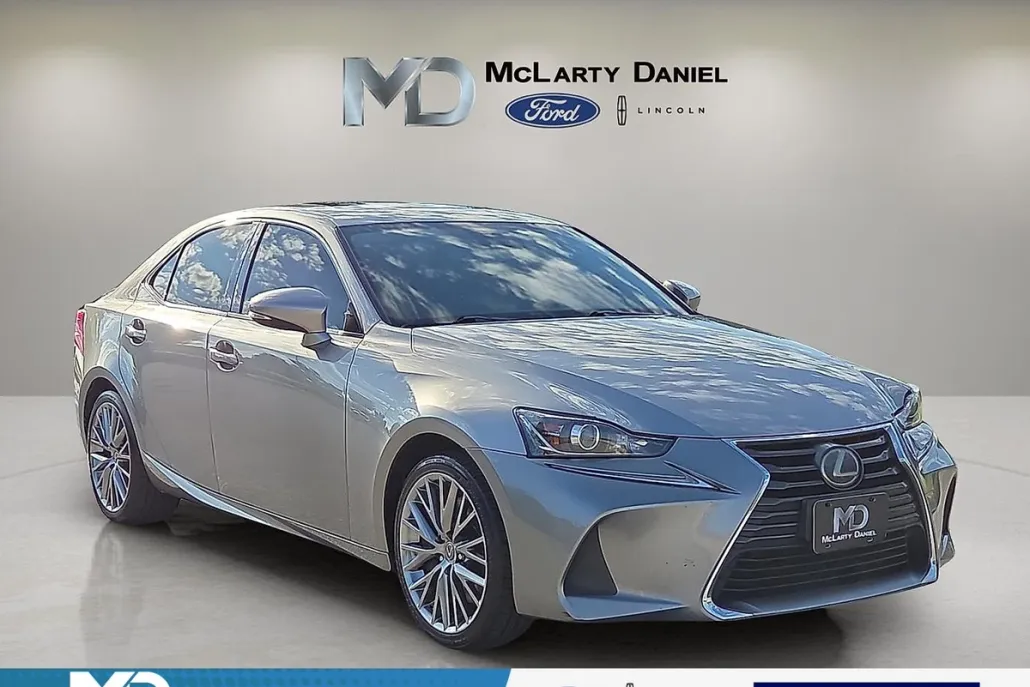 2018 Lexus IS 300 photo 1