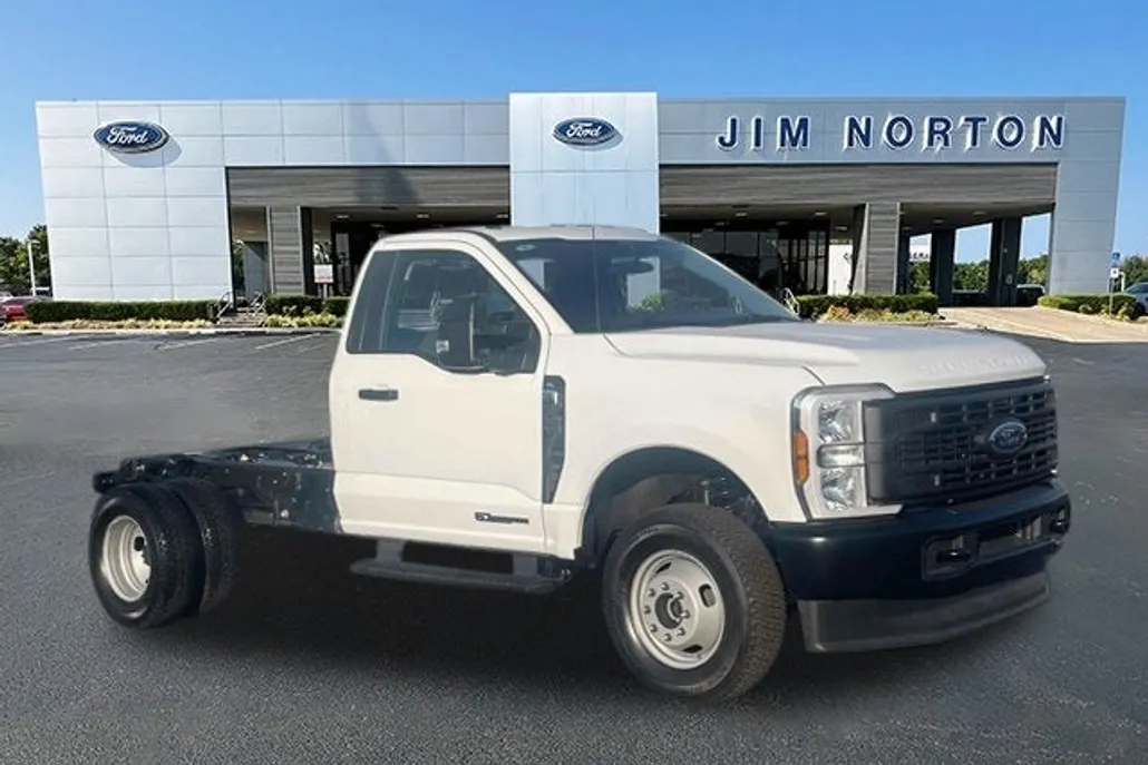 2024 Ford F-350 photo 1