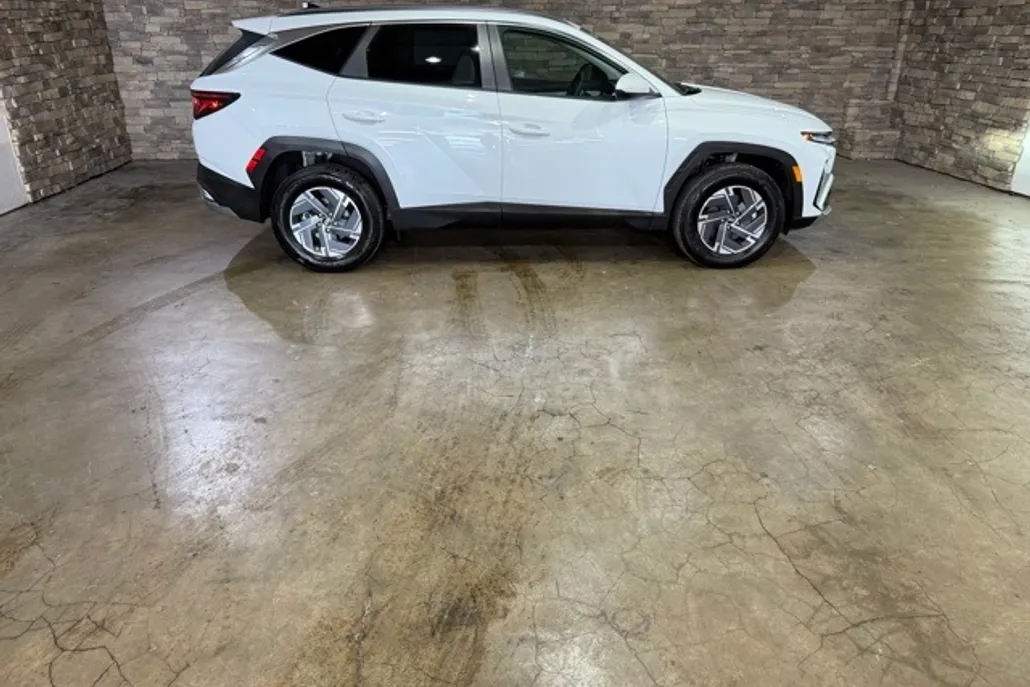 2025 Hyundai Tucson Hybrid Blue photo 1