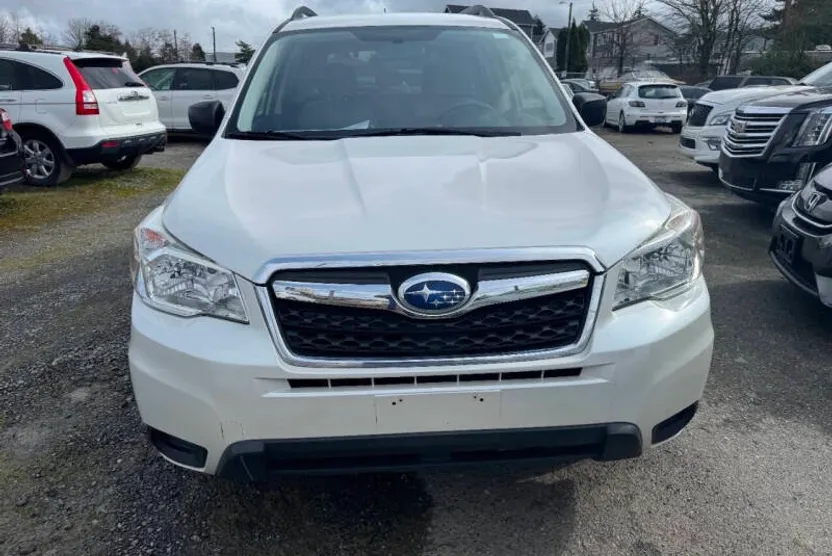 2015 Subaru Forester 2.5i photo 1