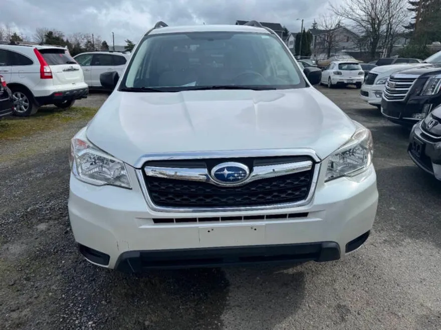 2015 Subaru Forester 2.5i photo 1