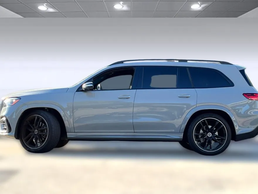 2025 Mercedes Benz GLS 450 4MATIC photo 1