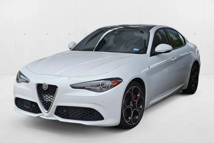 2022 Alfa Romeo Giulia Ti photo 1