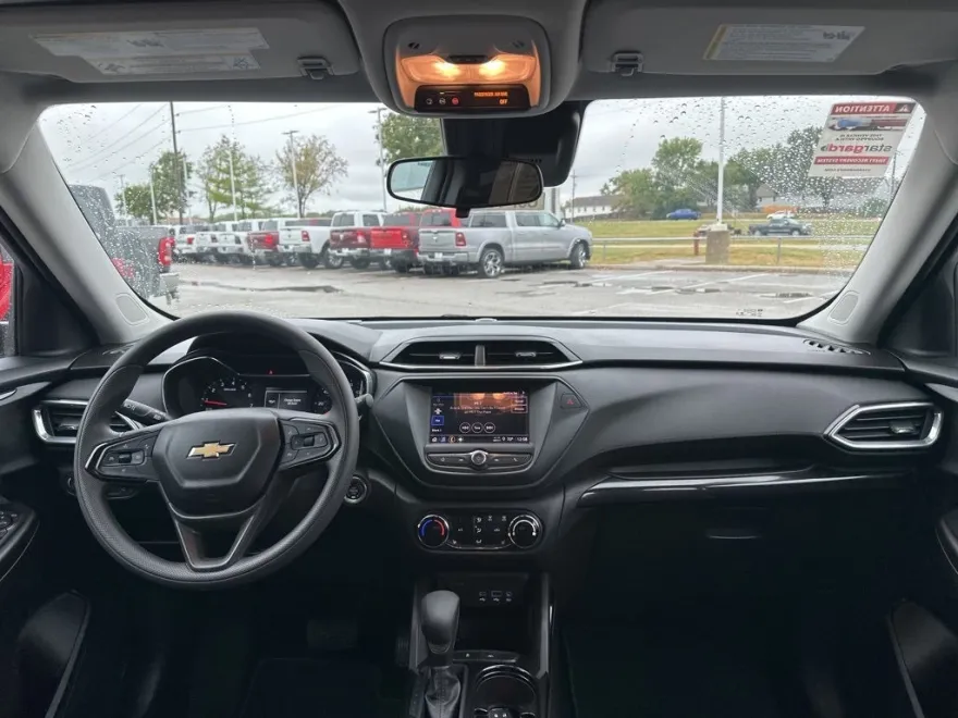 2023 Chevrolet Trailblazer LT photo 1