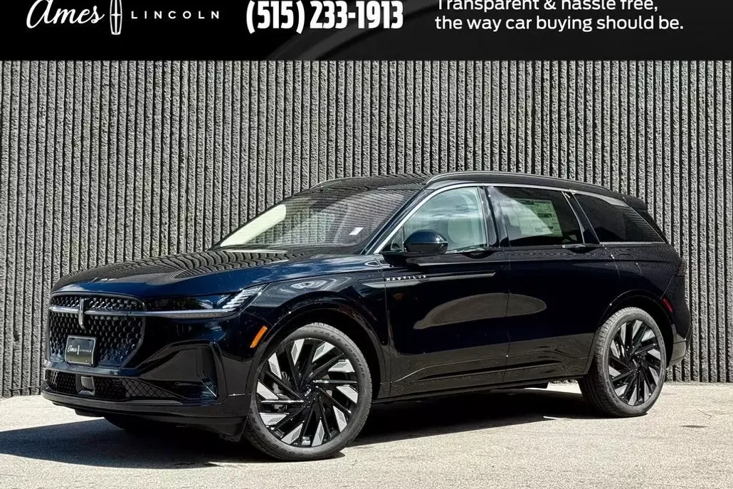 2025 Lincoln Nautilus Black Label photo 1