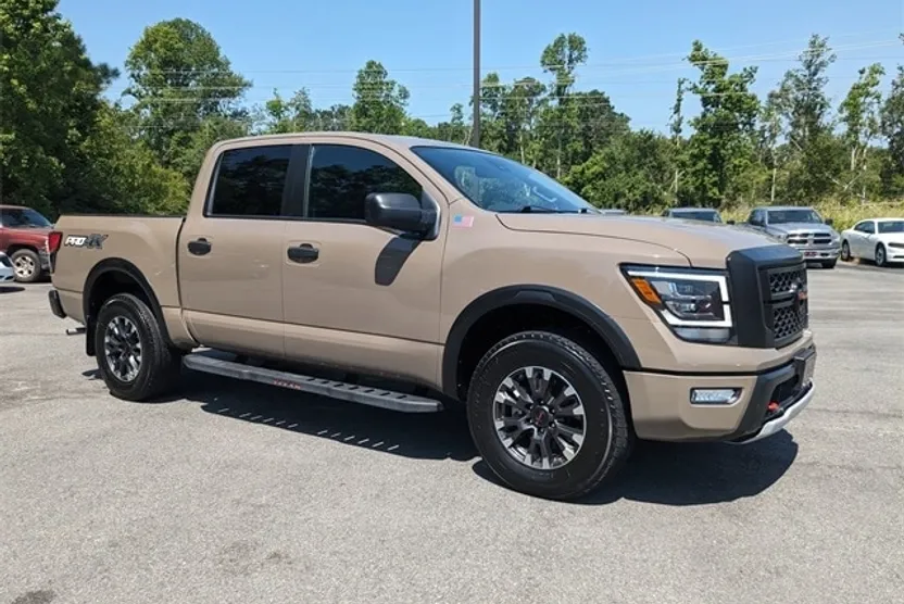 2022 Nissan Titan PRO-4X photo 1