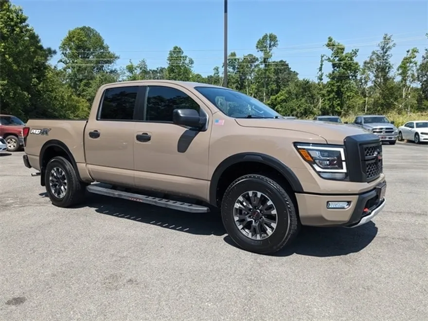 2022 Nissan Titan PRO-4X photo 1