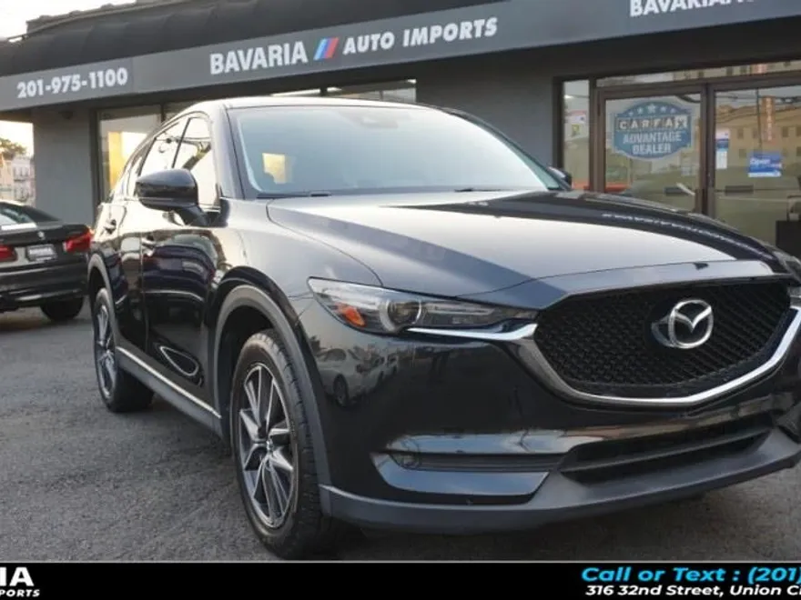 2017 Mazda CX-5 Grand Touring Select photo 1