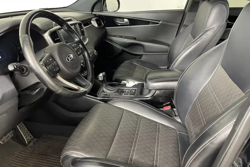 2016 Kia Sorento SX Limited photo 1