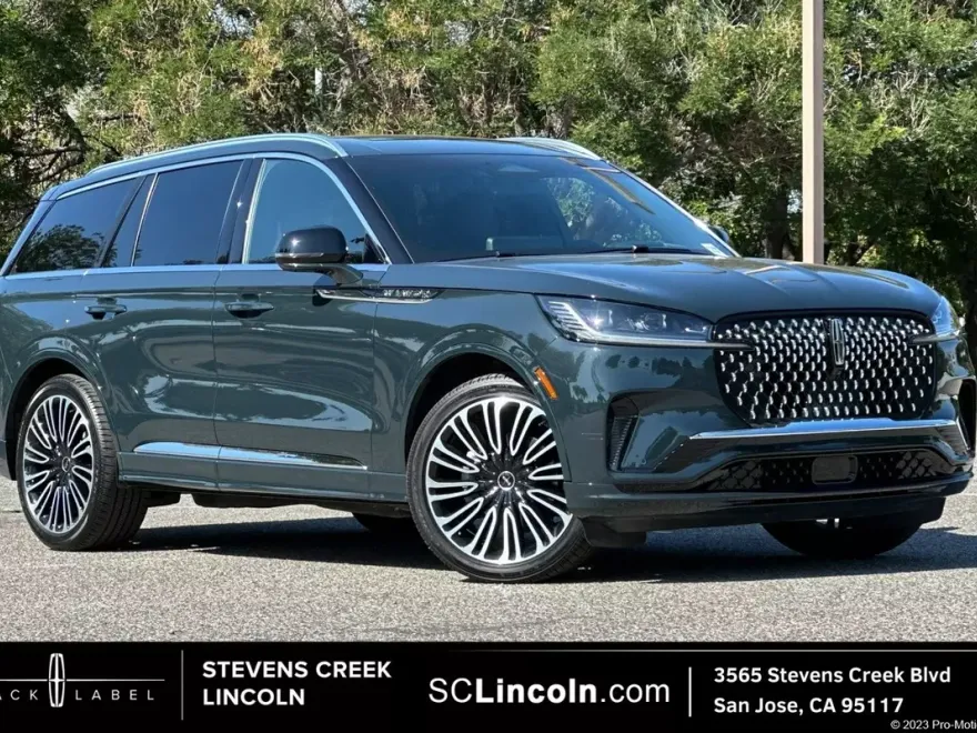2025 Lincoln Aviator Black Label photo 1
