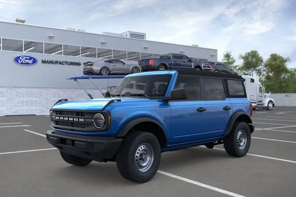 2025 Ford Bronco Base photo 1