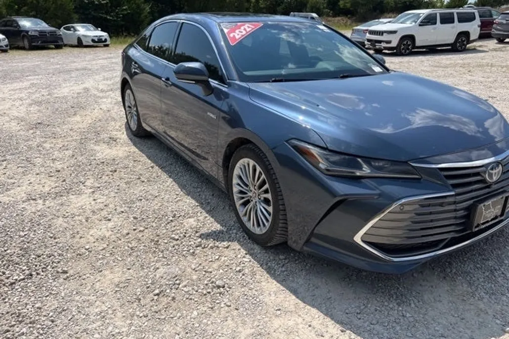 2021 Toyota Avalon Hybrid Limited photo 1