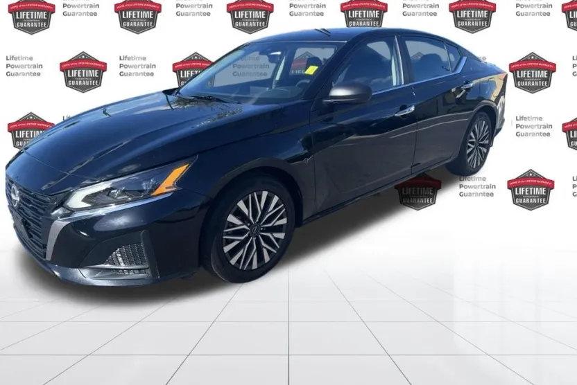 2024 Nissan Altima 2.5 SV photo 1