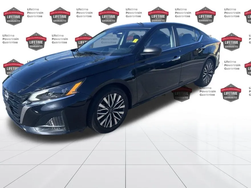 2024 Nissan Altima 2.5 SV photo 1