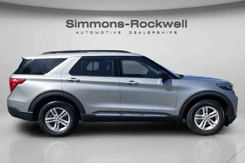 2022 Ford Explorer XLT photo 1