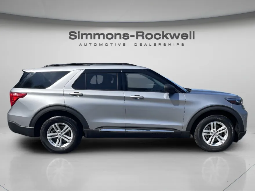 2022 Ford Explorer XLT photo 1