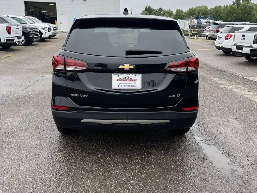 2023 Chevrolet Equinox LT photo 1
