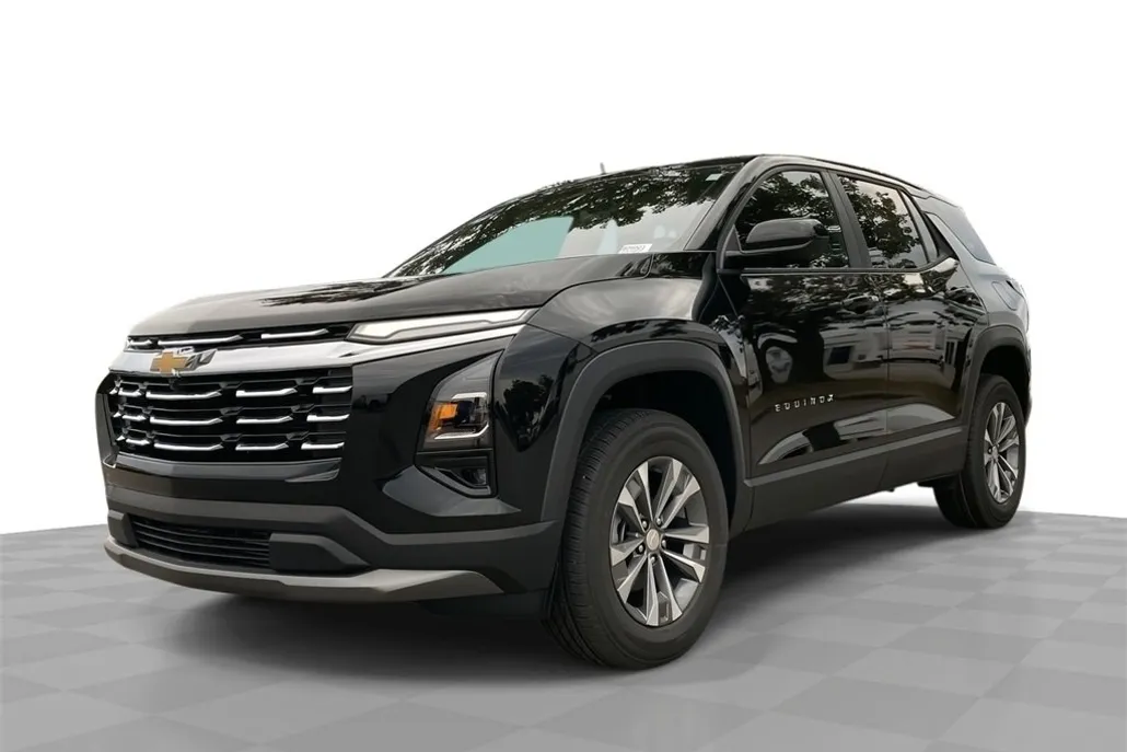 2026 Chevrolet Equinox LT photo 1