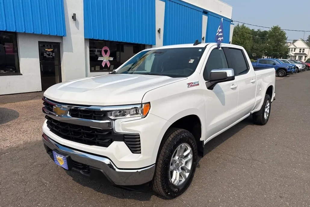 2026 Chevrolet Silverado 1500 LT photo 1