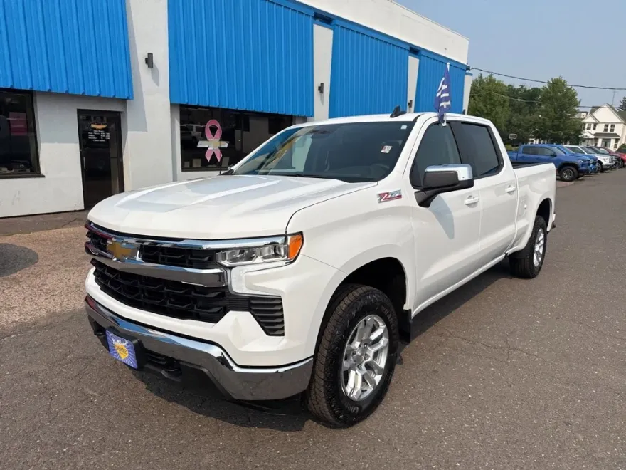 2026 Chevrolet Silverado 1500 LT photo 1