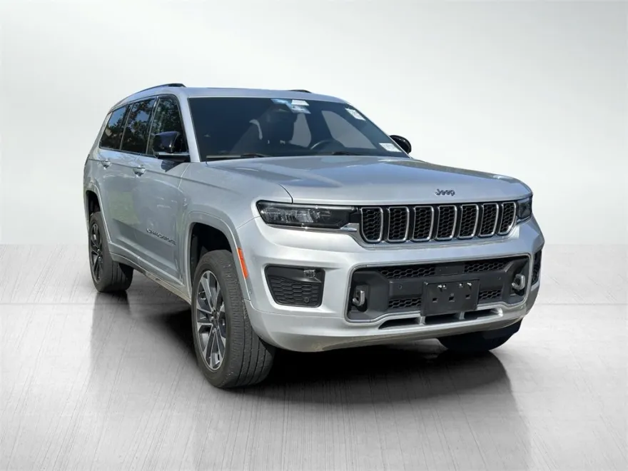 2022 Jeep Grand Cherokee Overland photo 1