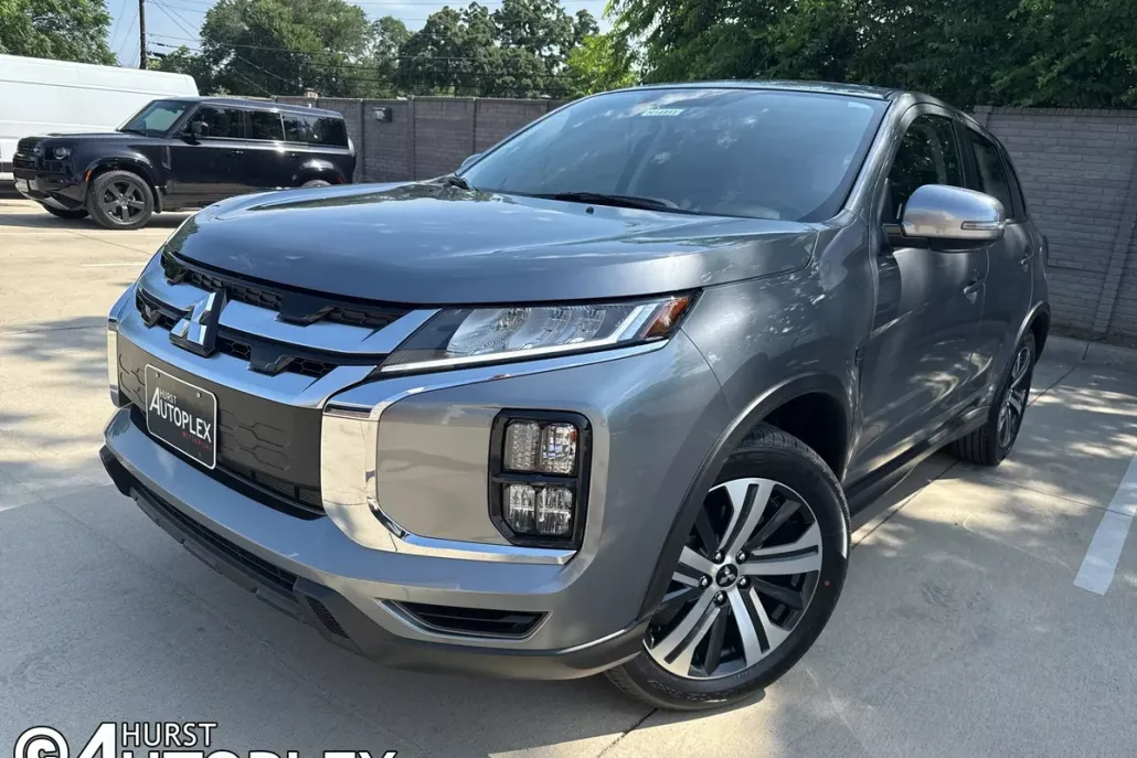 2025 Mitsubishi Outlander Sport SE photo 1