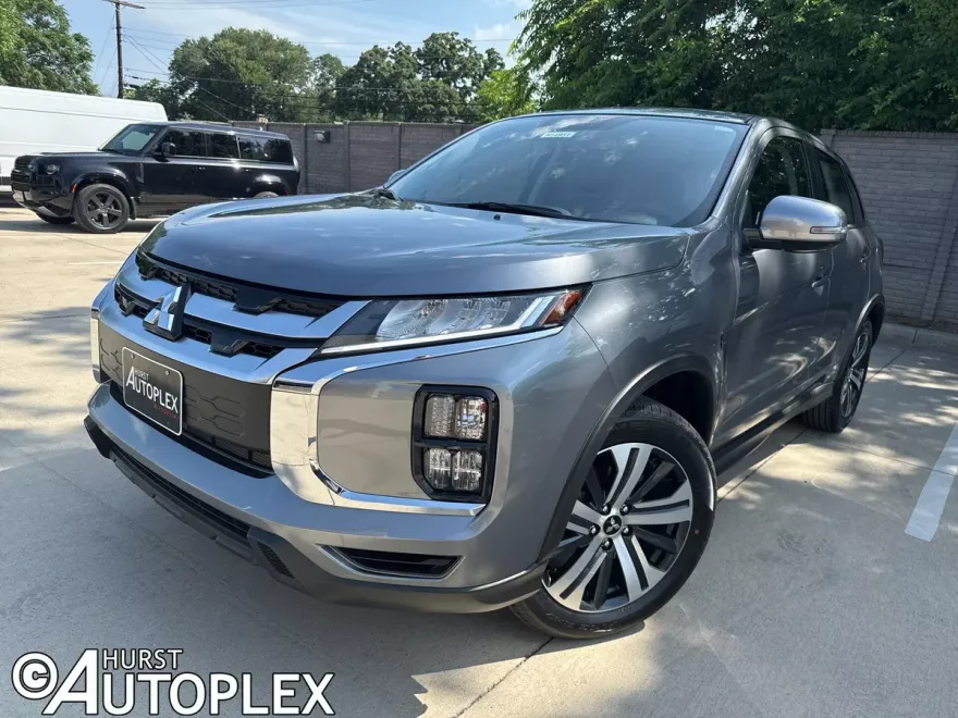2025 Mitsubishi Outlander Sport SE photo 1