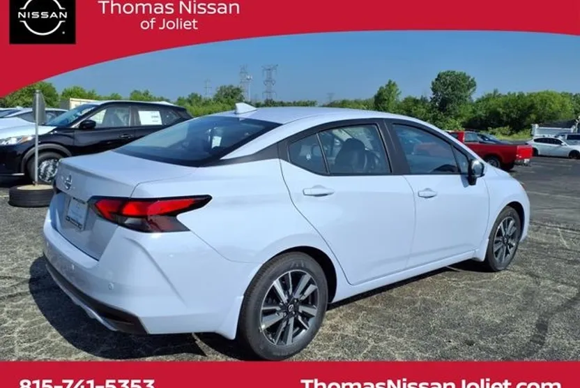 2025 Nissan Versa 1.6 SV photo 1