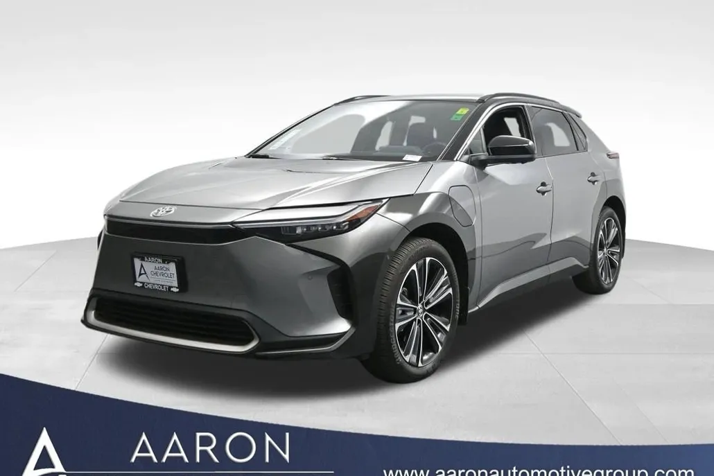 2024 Toyota bZ4X XLE photo 1